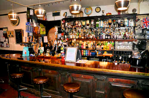 Main bar of The Globe Inn